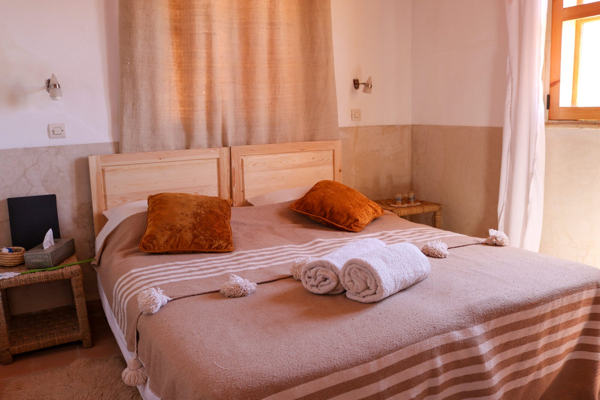 Chambre coussins orange — Irocha, Tisselday