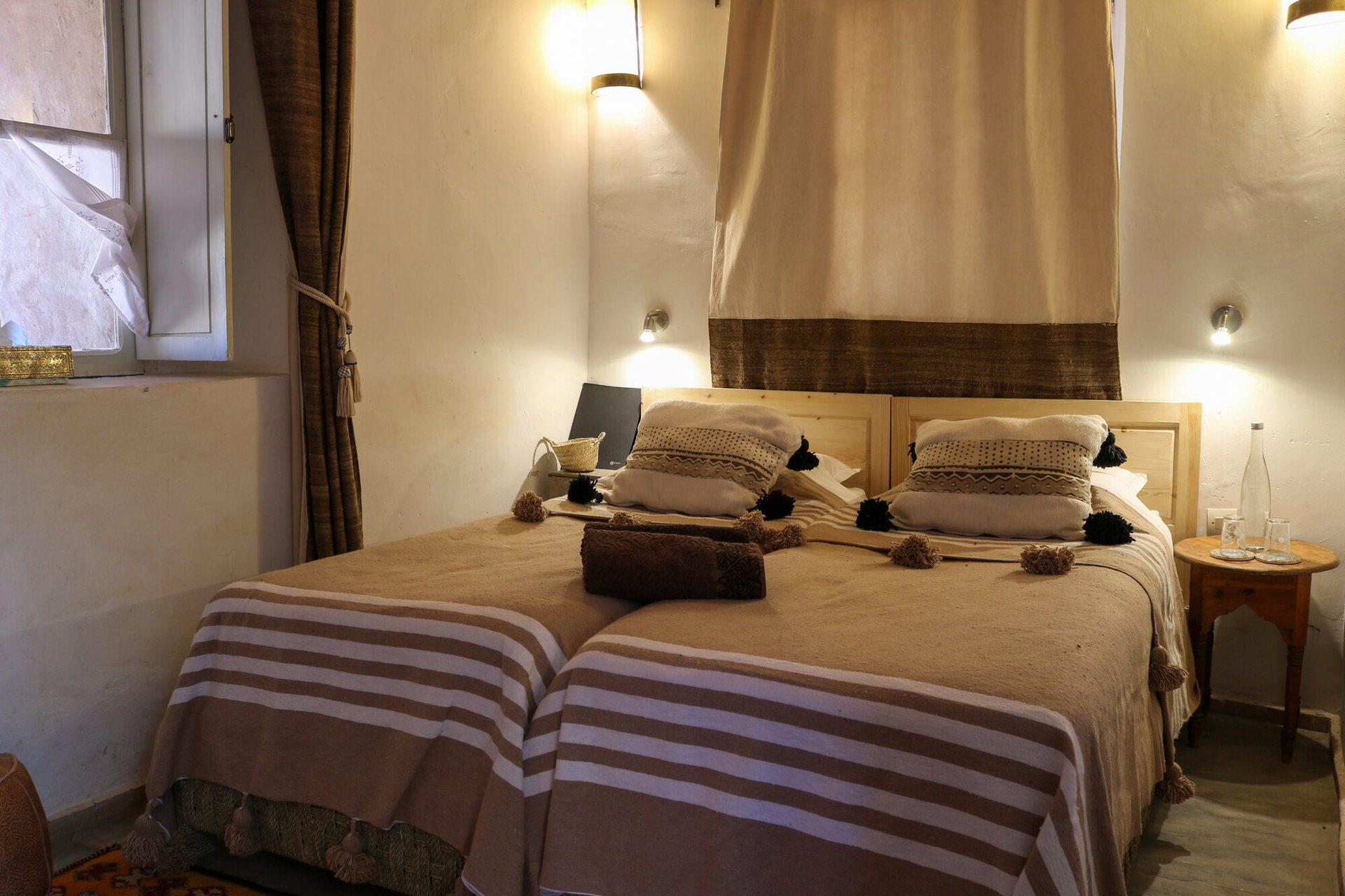 Chambre lit raye — Irocha, Tisselday